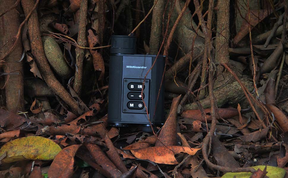 kamera monokulaarissa - eläinten seurantaan ja metsästäjille